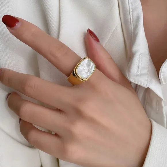 14k Gold plated ring - Picture 2 of 9